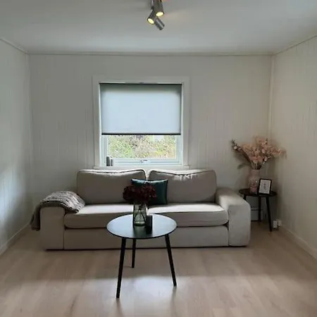 Lejlighed Hel Utleieleilighet I *