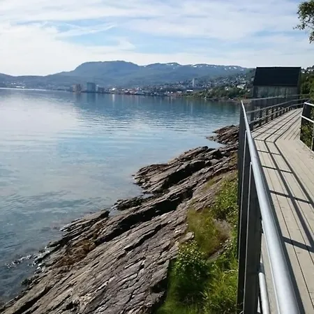 Hel Utleieleilighet I Harstad