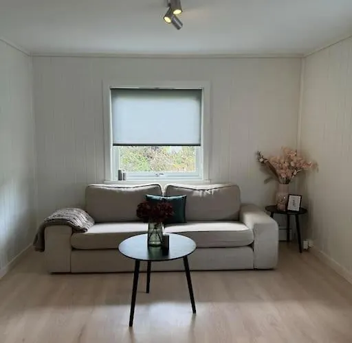 Apartman Hel Utleieleilighet I *