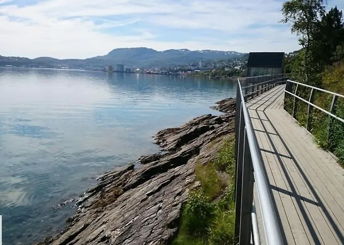 Hel Utleieleilighet I Harstad